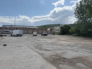 Pronájem komerčního pozemku, Praha - Modřany, Komořanská, 1500 m2