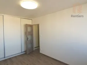 Pronájem bytu 3+1, Praha - Kobylisy, Famfulíkova, 70 m2