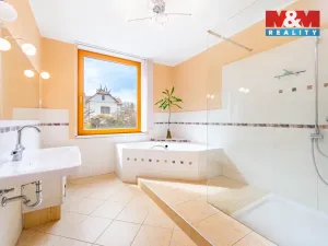 Prodej rodinného domu, Praha - Dejvice, V Šáreckém údolí, 230 m2