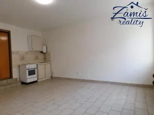 Pronájem bytu 1+kk, Kladno, gen. Klapálka, 33 m2