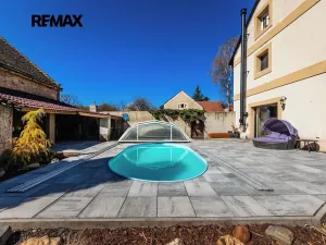 Prodej rodinného domu, Černuc, 330 m2