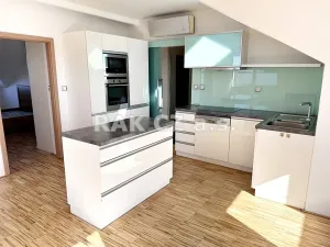 Prodej bytu 3+kk, Šestajovice, Revoluční, 74 m2