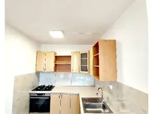 Pronájem bytu 2+kk, Praha - Kobylisy, Mirovická, 40 m2