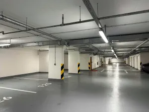 Pronájem garážového stání, Praha - Žižkov, Jana Želivského, 13 m2