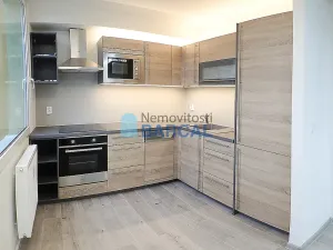 Pronájem bytu 1+kk, Praha - Kobylisy, Trousilova, 33 m2