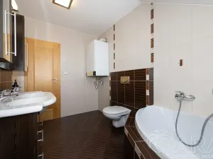 Prodej rodinného domu, Dolní Břežany, K Písnici, 136 m2