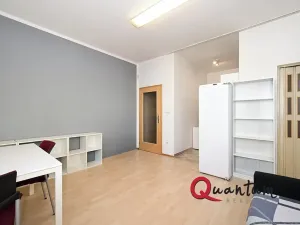 Pronájem bytu 1+kk, Praha - Košíře, Plzeňská, 35 m2