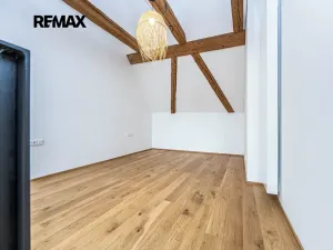 Pronájem bytu 2+kk, Praha - Nusle, Vrtbova, 42 m2