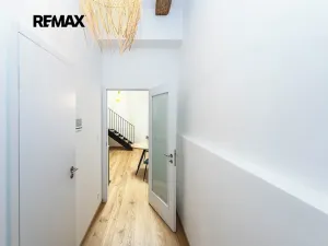 Pronájem bytu 2+kk, Praha - Nusle, Vrtbova, 42 m2