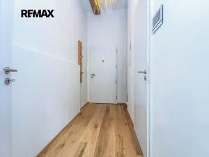 Pronájem bytu 2+kk, Praha - Nusle, Vrtbova, 42 m2