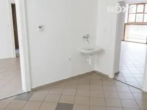 Pronájem obchodního prostoru, Jindřichův Hradec, Nádražní, 100 m2