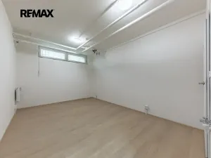 Prodej kanceláře, Praha - Střížkov, Děčínská, 45 m2