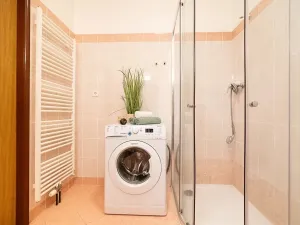 Prodej bytu 1+kk, Úholičky, Roztocká, 37 m2