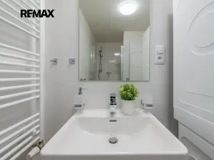 Pronájem bytu 1+kk, Praha - Hloubětín, Poděbradská, 33 m2