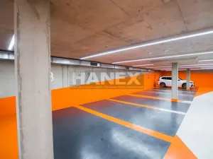 Pronájem garážového stání, Praha - Nové Město, Ostrovní, 12 m2