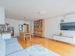 Prodej bytu 3+kk, Praha - Kobylisy, Pod hliništěm, 70 m2