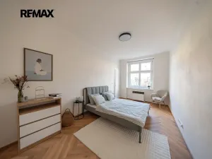 Pronájem bytu 2+kk, Praha - Nusle, Jaromírova, 46 m2