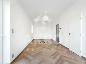 Prodej bytu 4+kk, Praha - Klánovice, Holekova, 158 m2