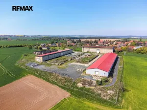 Prodej výrobních prostor, Dolní Chvatliny, 3690 m2