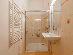 Pronájem bytu 2+kk, Praha - Nové Město, Plavecká, 50 m2