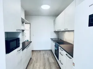 Pronájem bytu 3+1, Praha - Kobylisy, Chotovická, 84 m2