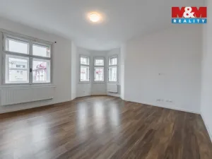 Prodej bytu 3+1, Karlovy Vary - Drahovice, Americká, 92 m2