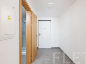 Pronájem bytu 1+kk, Praha - Vysočany, Smržových, 31 m2