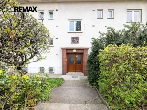 Prodej bytu 2+1, Praha - Dejvice, Na viničních horách, 58 m2