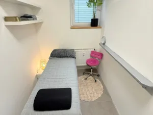 Pronájem obchodního prostoru, Hradec Králové - Pražské Předměstí, Dukelská třída, 6 m2