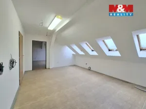 Pronájem obchodního prostoru, Chodov, Staroměstská, 220 m2