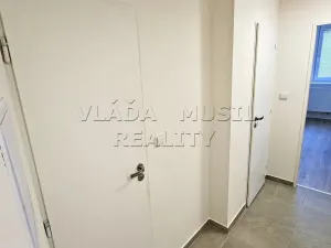 Pronájem bytu 2+kk, Praha - Libeň, Novákových, 36 m2