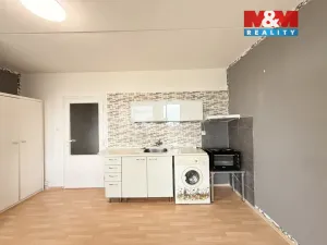 Pronájem bytu 1+kk, Praha - Troja, Lešenská, 26 m2