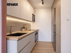 Prodej bytu 2+kk, Praha - Holešovice, Tusarova, 47 m2