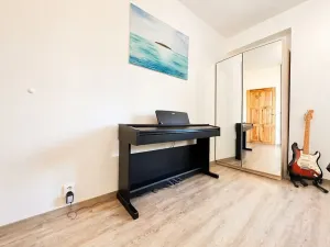 Prodej bytu 3+kk, Praha - Kyje, Pelušková, 58 m2