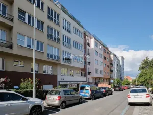 Pronájem bytu 1+kk, Praha - Střešovice, Za Hládkovem, 34 m2