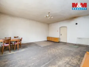 Prodej rodinného domu, Hostomice, Školní náměstí, 150 m2