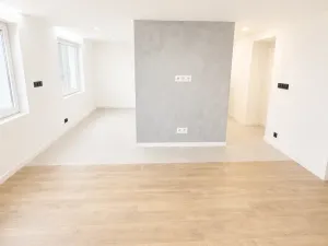 Prodej bytu 3+kk, Dvory, 95 m2