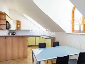 Pronájem bytu 3+kk, Praha - Malá Strana, Vlašská, 75 m2