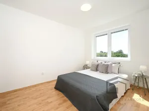 Pronájem bytu 2+kk, Praha - Kbely, Toužimská, 47 m2