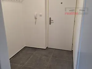 Pronájem bytu 1+kk, Brno, Křepelčí, 37 m2