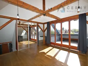 Pronájem bytu 2+kk, Liberec, Zborovská, 70 m2