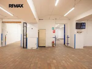 Pronájem výrobních prostor, Rudná, Masarykova, 1270 m2