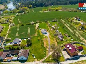 Prodej pozemku pro bydlení, Týn nad Vltavou - Hněvkovice na levém břehu Vltavy, 1869 m2