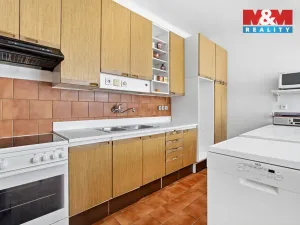 Prodej rodinného domu, Dobrovice, Komenského, 431 m2