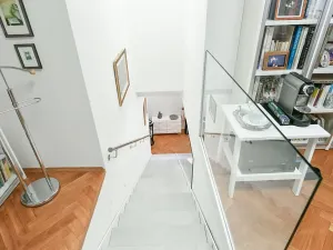 Prodej atypického bytu, Praha, Valentinská, 108 m2