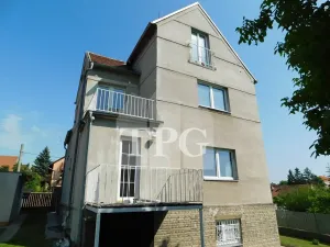 Prodej vícegeneračního domu, Mochov, 296 m2
