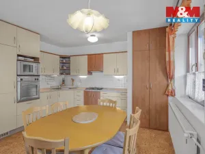 Prodej rodinného domu, Sulice - Želivec, Hlavní, 374 m2