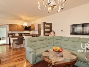 Prodej rodinného domu, Božice, 233 m2