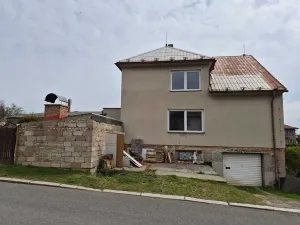 Prodej podílu rodinného domu, Lány, Školní, 234 m2