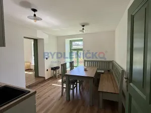 Pronájem vícegeneračního domu, Slavče, 333 m2